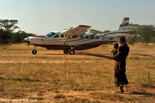 15-air-plane-omo-valley-ethiopia-murulle 15-air-plane-omo-valley-ethiopia-murulle