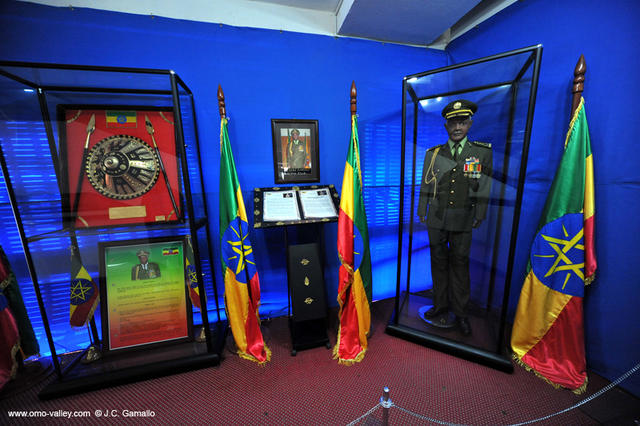 14 Militar en el museo Nacional de Addis Abeba. 14 Militar en el museo Nacional de Addis Abeba.