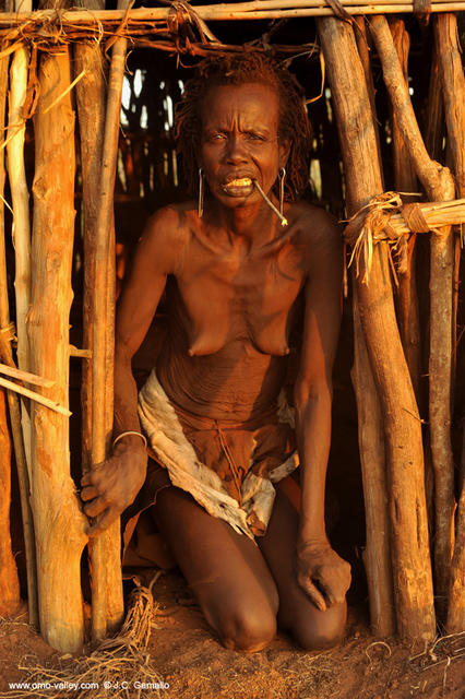 20-woman-hamer-village-omo-valley