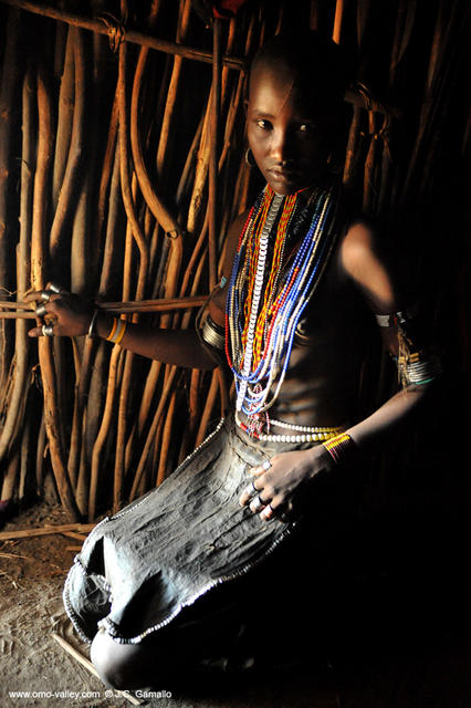 25-erbore-gril-omo-valley-ethio