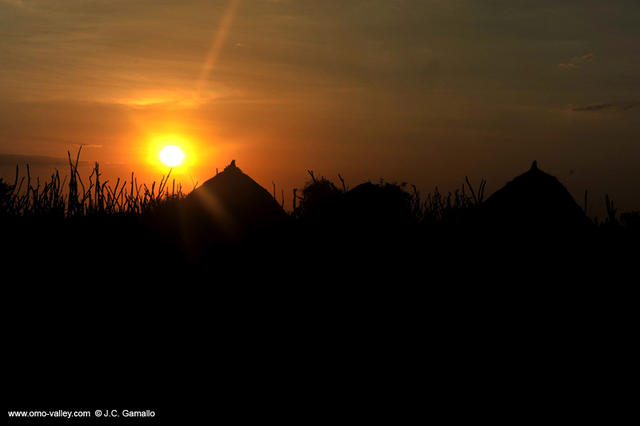 29-hamer-atardecer-valle-omo-etiopia 29-hamer-atardecer-valle-omo-etiopia